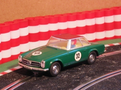 Neldo.net picture of Scalextric Spain Mercedes 250 SL (Color: green, Roof: red)