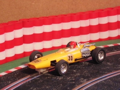 Neldo.net picture of Scalextric Spain BRM F1 (Color: yellow, Number 30)