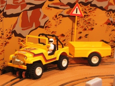 Neldo.net picture of Scalextric Spain Jeep CJ-15 (Color: yellow, With trailer)