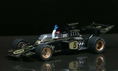 Vanquish MG catalogue picture of Lotus 72 JPS nº5