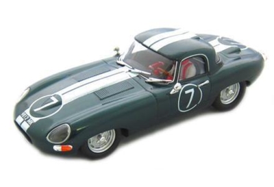 NINCO catalogue picture of Jaguar E-Type Roadster "Britisch Green"