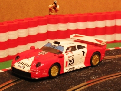 Neldo.net picture of Scalextric Spain Porsche 911 GT1 'Mobil'
