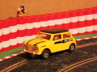Neldo.net picture of Scalextric Spain Mini Cooper (Color: yellow, Delivery: Movi-Cooper)