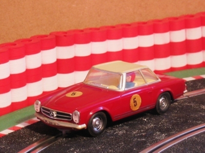 Neldo.net picture of Scalextric Spain Mercedes 250 SL (Color: red, Roof: yellow)