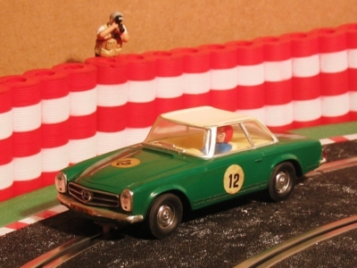 Neldo.net picture of Scalextric Spain Mercedes 250 SL (Color: green, Roof: white)