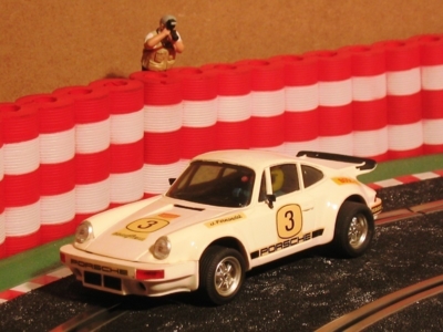 Neldo.net picture of Scalextric Spain Porsche Carrera RS (Color: white, Number 3)