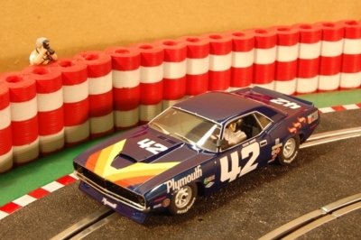 Neldo.net picture of Scalextric Spain  Plymouth AAR CUDA #42