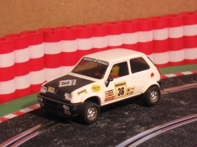 Neldo.net picture of Scalextric Spain Renault 5 Copa (Color: white, Hood: black)