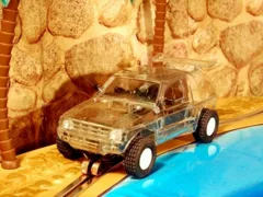 Vintage Mitsubishi Pajero TT 'transparente'