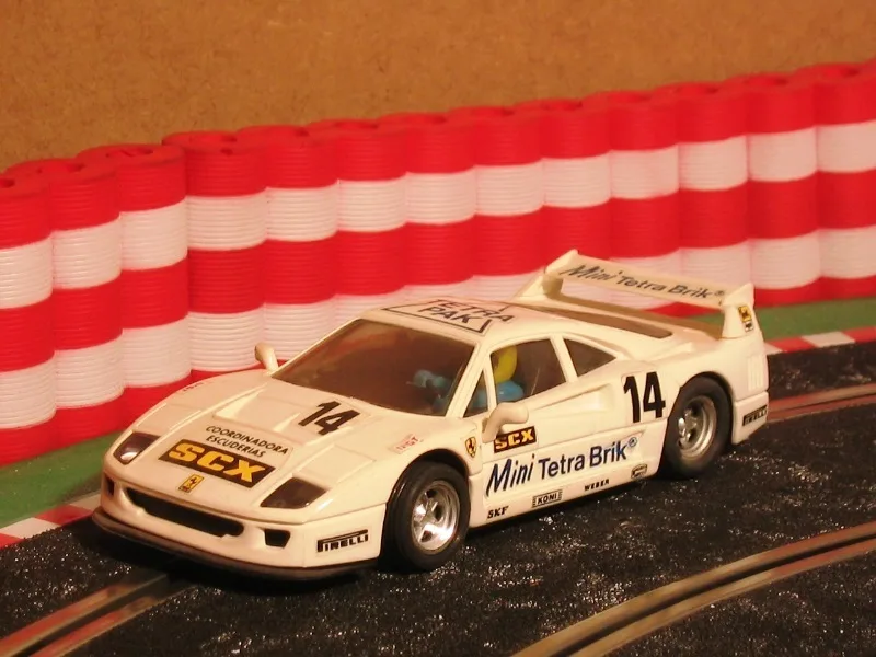 Neldo.net picture of Scalextric Spain Ferrari F-40 'Tetra-pack' SCX
