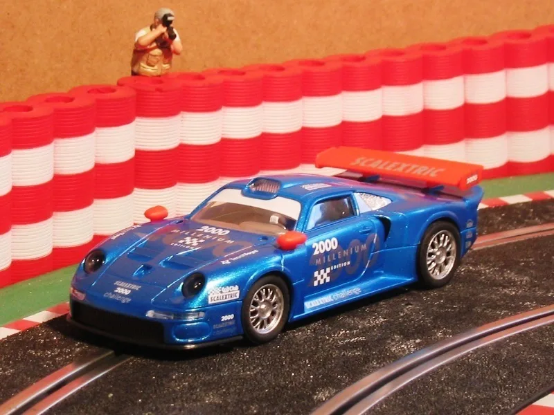 Neldo.net picture of Scalextric Spain Porsche 911 GT1 'Club' 2000