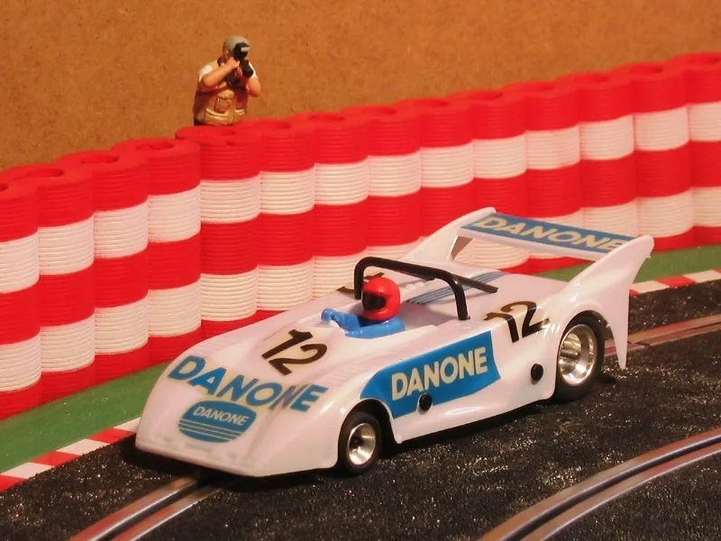 Neldo.net picture of Scalextric Spain Lola T-298 'Danone' S.R.S. Chasis 1Âª VersiÃ³n